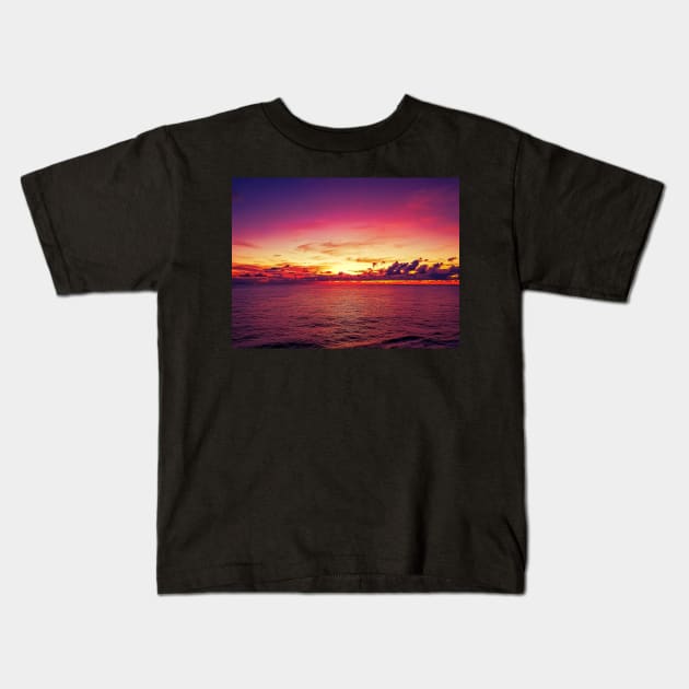 South Pacific Ocean Beautiful Seascape, Ocean theme Art Gift Kids T-Shirt by fratdd